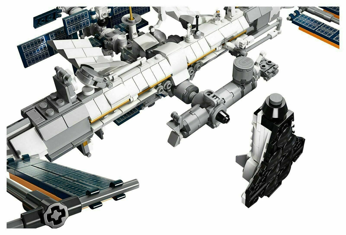 LEGO Ideas International Space Station 21321 NASA Shuttle Rocket ISS